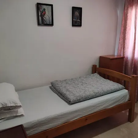 24d-1-комната в квартире для 1 человек Homestay Alicante